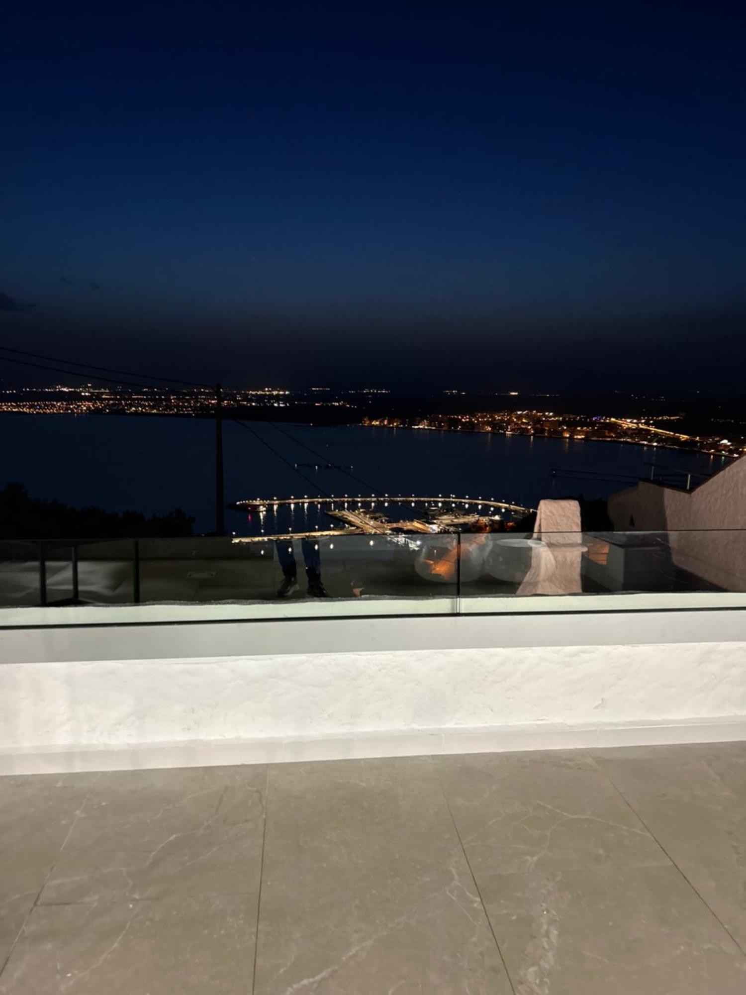 Appartement Duplex Rosas Avec Terrasse Magnifique Jacuzzi Vue Mer Esterno foto