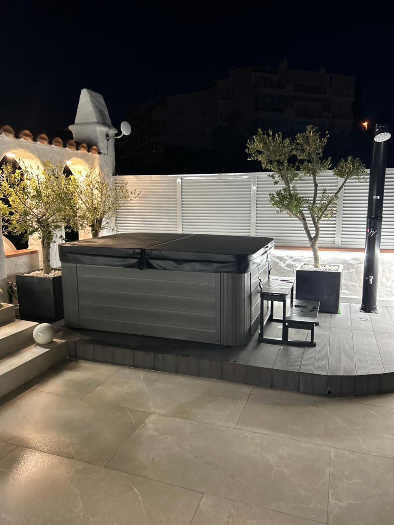 Appartement Duplex Rosas Avec Terrasse Magnifique Jacuzzi Vue Mer Esterno foto