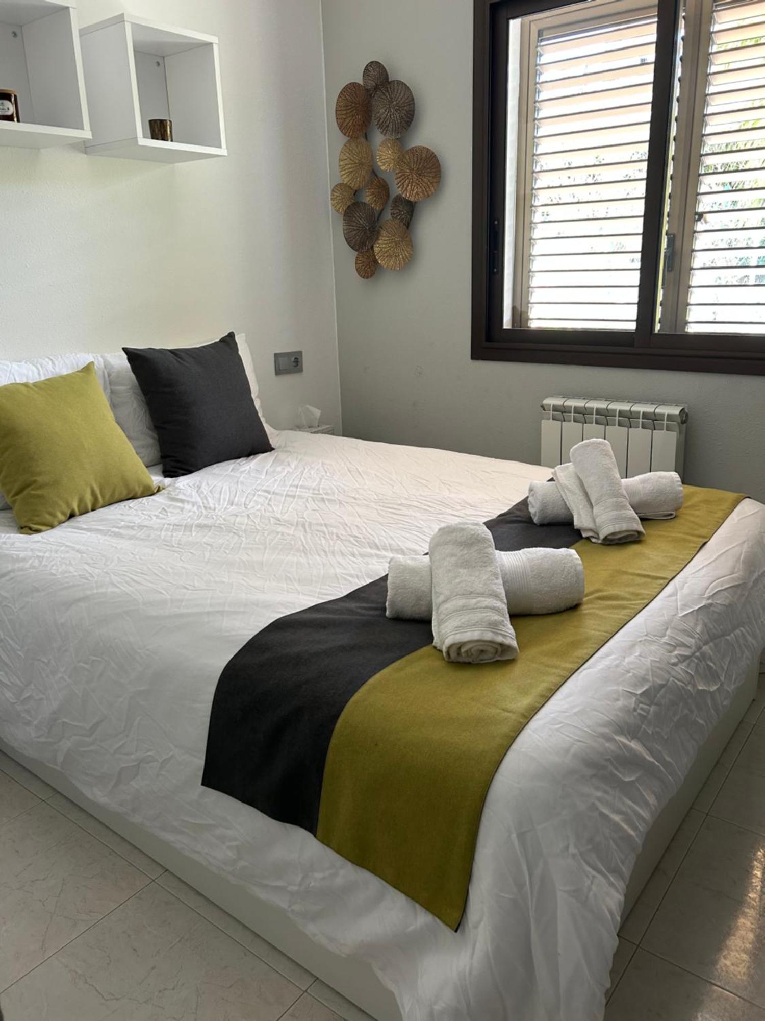 Appartement Duplex Rosas Avec Terrasse Magnifique Jacuzzi Vue Mer Esterno foto
