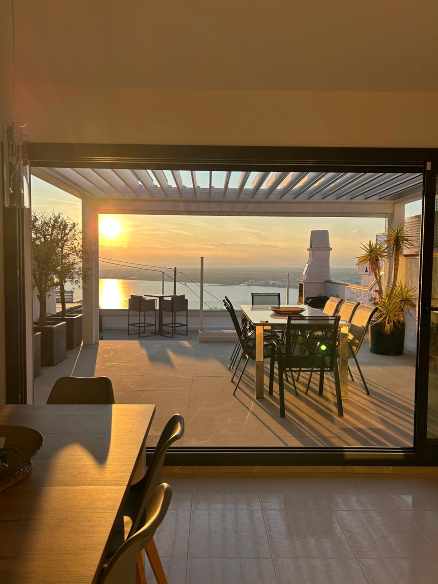 Appartement Duplex Rosas Avec Terrasse Magnifique Jacuzzi Vue Mer Esterno foto